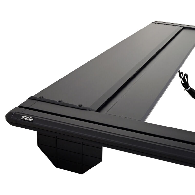 Westin 19-26 Ram 1500 (New Body)(Excl. RamBox) 5ft 7in Bed Manual Retractable Tonneau Cover - Black