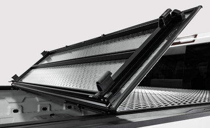 Access LOMAX Tri-Fold 2022+ Nissan Frontier 5ft Bed (Split Rail)