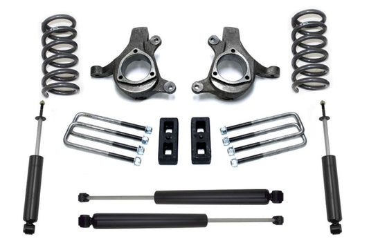 MaxTrac 99-06 GM C1500 2WD V8 5in/3in Spindle Lift Kit