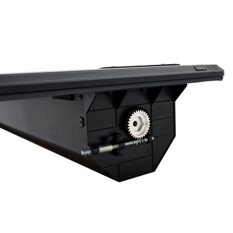 Westin 19-26 GM Silverado/Sierra 1500 5ft 8in Bed Manual Retractable Tonneau Cover - Black