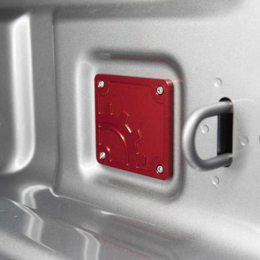 BuiltRight Industries 2020 Jeep Gladiator Bed Plug Plate Cover (Alum) - Red