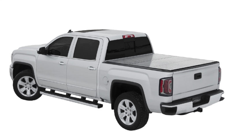 Access LOMAX Pro Series Tri-Fold Cover 15-19 Chevy Colorado 5ft Bed - Blk Diamond Mist