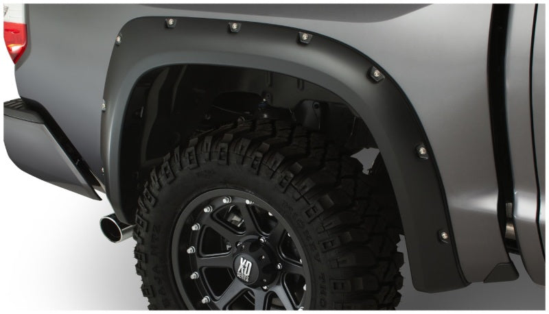 Bushwacker 14-18 Toyota Tundra Fleetside Pocket Style Flares 2pc 66.7/78.7/97.6in Bed - Black