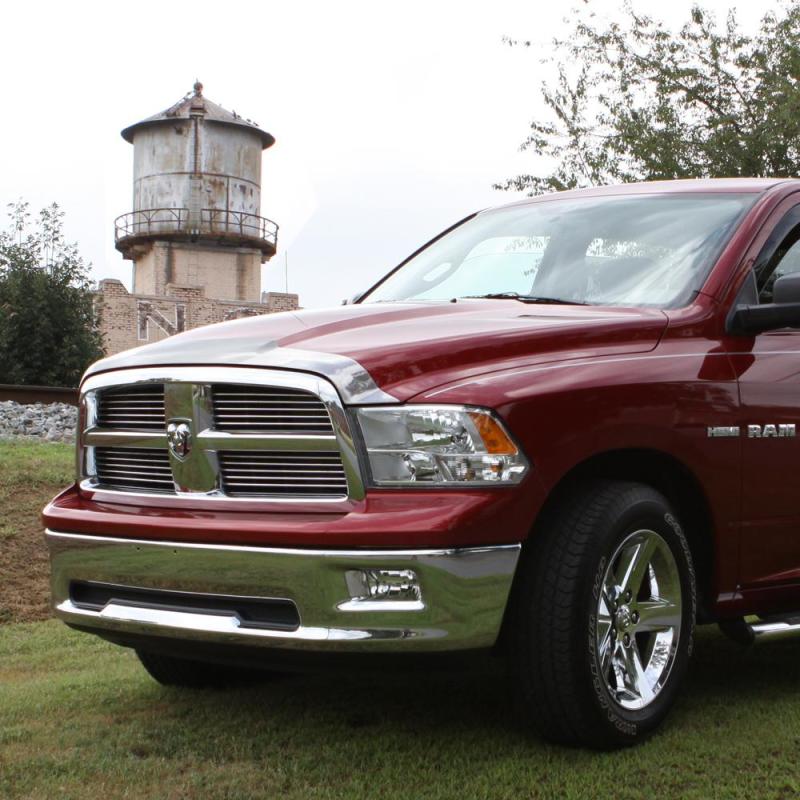 AVS 05-18 Nissan Frontier Aeroskin Low Profile Hood Shield - Chrome