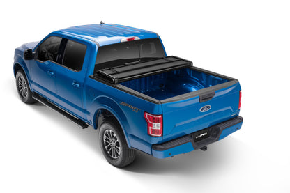 Lund 19-23 Dodge Ram 1500 5.7ft Bed (w/o RamBox) Hard Fold Tonneau Lund - Black